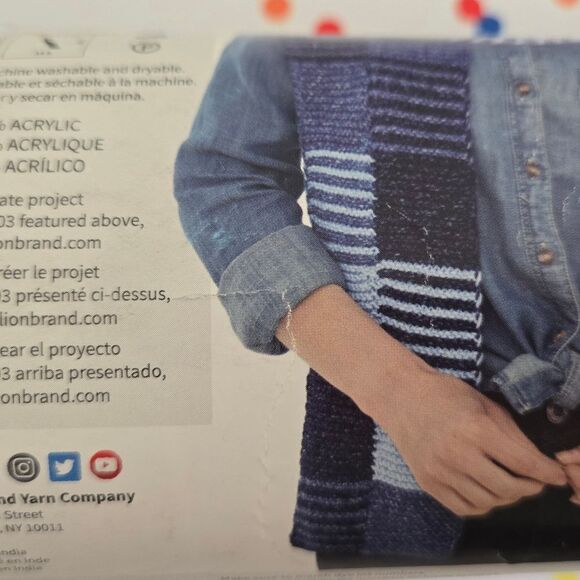 4 SKEINS LION BRAND YARNS JEANS YARN STONEWASH 3.5 OZ EA - Picture 6 of 12